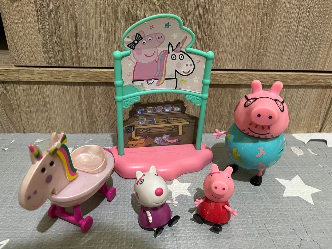 Peppa Pig Magical Unicorn (Category: Kids Toys) located in Antipolo. Submitted by nsantos16 (Listing ID 1310940968, Image 3). Description: See 2nd photo - putol isang kamay ni Daddy Pig pero naitabi ko ung kamay. Pwede mo idikit..