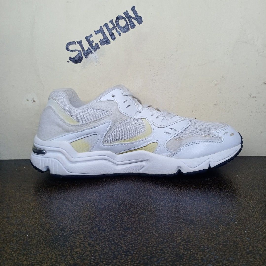 Sepatu new balance nb 426 white 41, Fesyen Pria, Sepatu , Sneakers di  Carousell