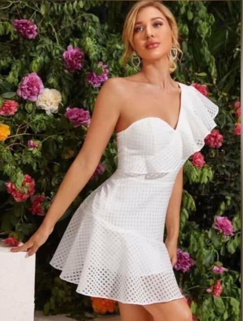 Shein White One Shoulder Dress (Category: Dresses) located in Rizal. Submitted by camiela (Listing ID 1310897500, Image 1). Description: Shein White One Shoulder Dress In very good condition, only used once/twice See pics for when worn :) Perfect for events! Size S-M.