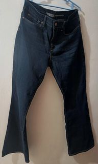 Signature by levi strauss & co. Modern boot cut women's jeans(Size 32)550 shipped.