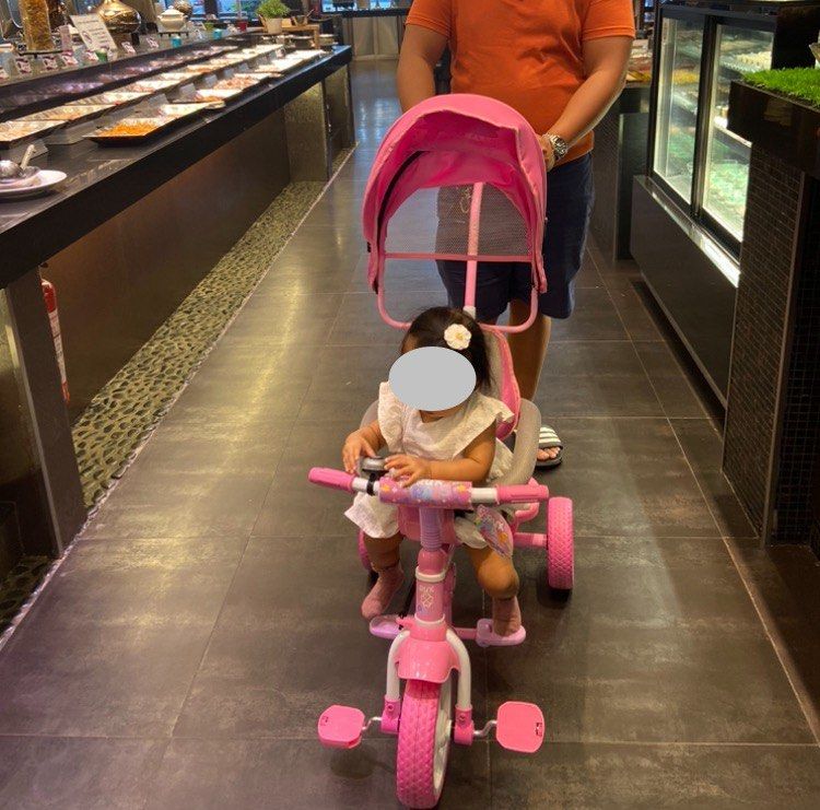 Stroller bike (Category: Strollers) located in Antipolo. Submitted by nsantos16 (Listing ID 1310846791, Image 2). Description: Halos bago pa except natambak sa garage so this might need some cleaning. Walan pong 10x nagamit to. I can send more photos FOR SURE BUYERS ONLY. From mall - Toys R Us .