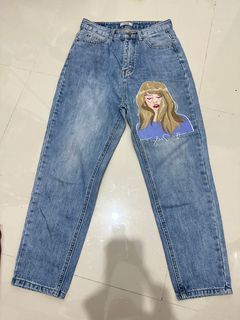 Taylor Swift Mom Jeans size 27-28