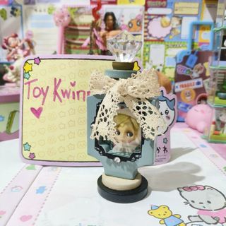 wooden frame blythe collection