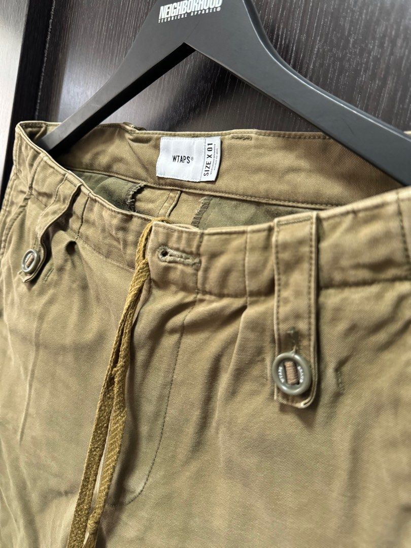 WTAPS Pants (Category: Trousers) located in Singapore. Submitted by tinababie (Listing ID 1310936907, Image 2). Description: Like new wtaps england cargo pants. 100% authentic..