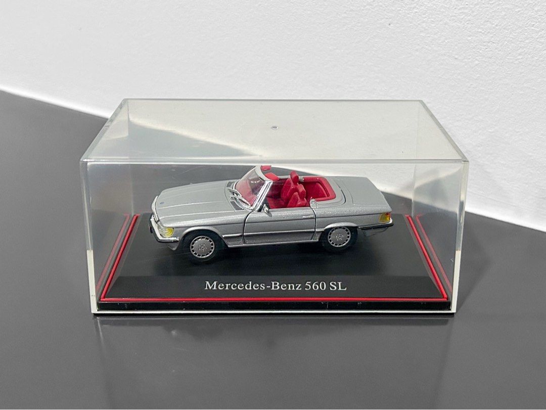 1:43 Hongwell Mercedes-Benz 560SL (R107), Toys & Collectibles