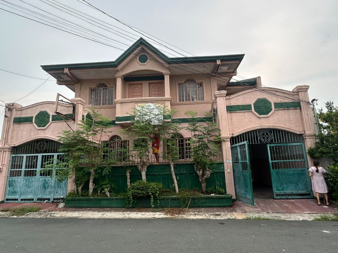 2 Storey Foreclosed House & Lot for SALE in Green Heights Subdivision