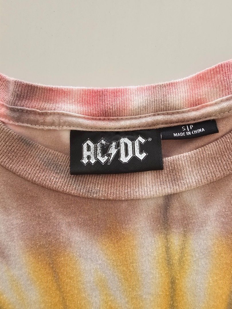 ACDC (Category: Tshirts & Polo Shirts) located in Bukit Mertajam. Submitted by kcs12345 (Listing ID 1311036697, Image 3). Description: 🔥 Worn a few times only, still like brand new 👕 P 20 L 29 💯 Condition 9/10 😁 Nego till let go.