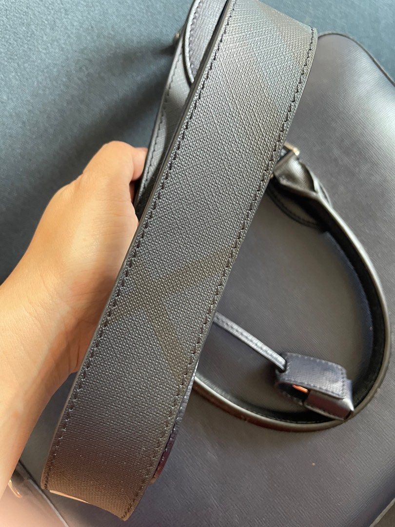 SALE Burberry Hambleton Leather Briefcase Bag Luxury Bags Wallets on Carousell
