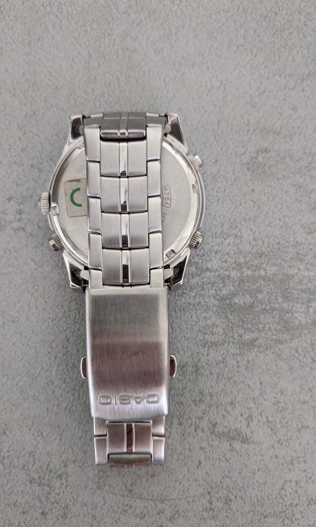 Casio 4700 不銹鋼 錶， 操作正常。已換新電。, 名牌, 手錶 - Carousell