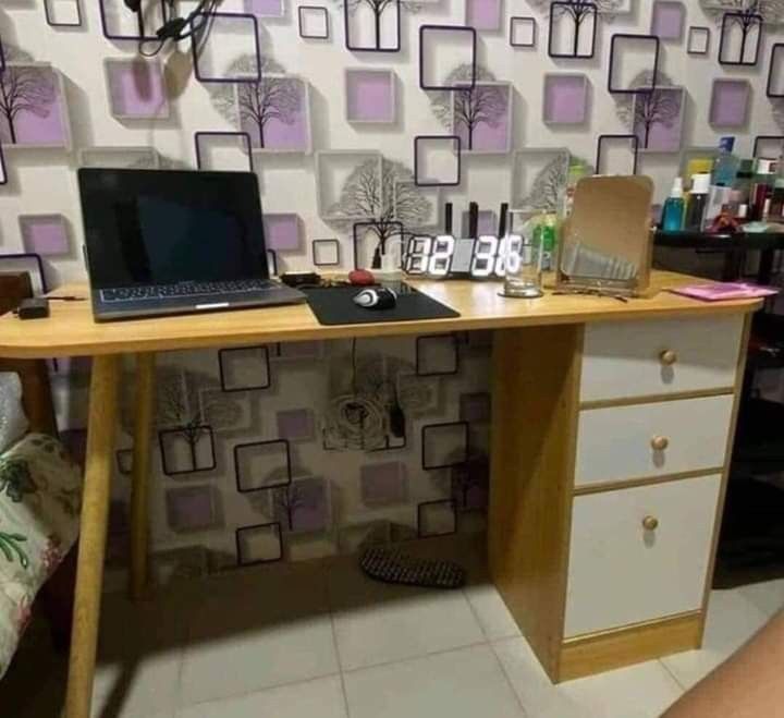 Computer Table with Drawers (Category: Tables & Sets) located in Manila. Submitted by tindahanniatelizcehl (Listing ID 1310999132, Image 3). Description: .