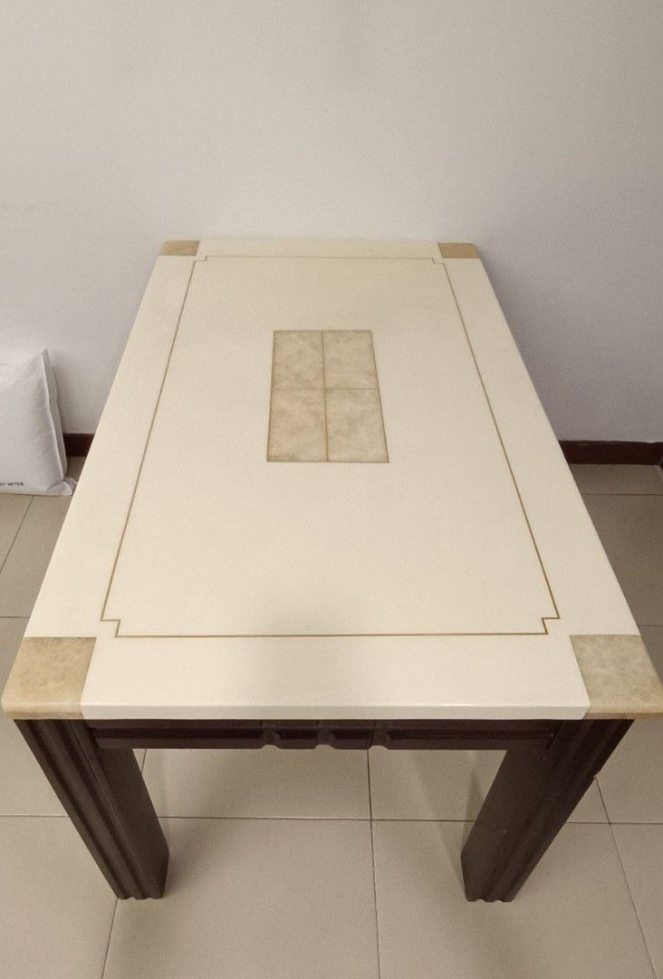 Dining Table (Category: Tables & Sets) located in Singapore. Submitted by sushiroll_ (Listing ID 1311148419, Image 2). Description: well use dining table. Buyer need to arrange for own delivery/ able to self collect rfs: planning to move to a new house and planning to buy a new one due to convenience.