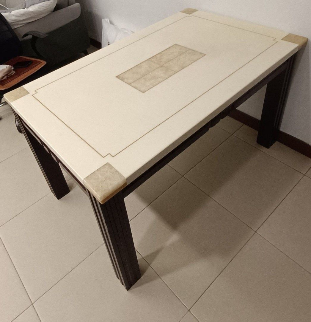 Dining Table (Category: Tables & Sets) located in Singapore. Submitted by sushiroll_ (Listing ID 1311148419, Image 3). Description: well use dining table. Buyer need to arrange for own delivery/ able to self collect rfs: planning to move to a new house and planning to buy a new one due to convenience.