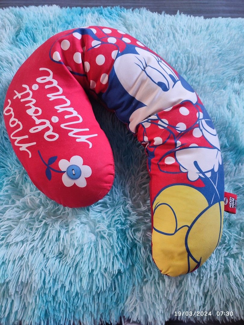 Disney Minnie Neck Pillow (Category: Bedding & Towels) located in Mangaldan. Submitted by pdps.88 (Listing ID 1310999274, Image 1). Description: Authentic Dakki Pillow disney Mickey Perfect for kids and adult CO via orange app open cod search personalitee. 88 (mgkakadikit).