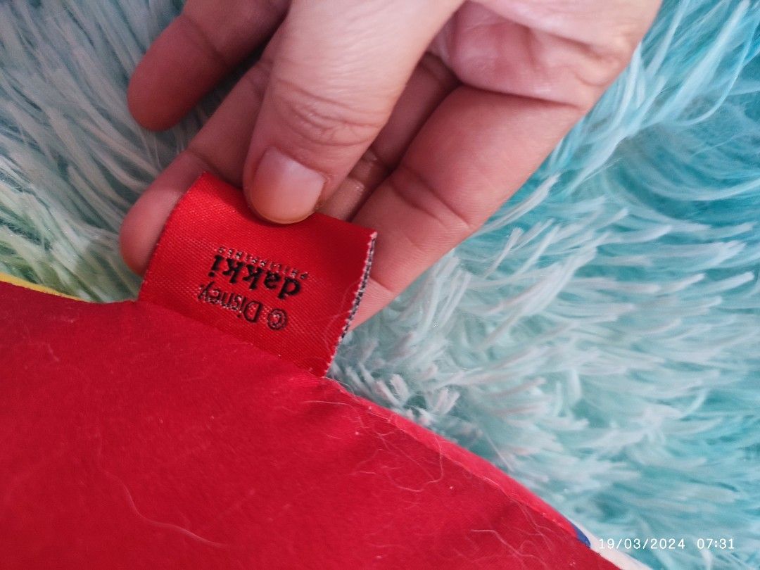 Disney Minnie Neck Pillow (Category: Bedding & Towels) located in Mangaldan. Submitted by pdps.88 (Listing ID 1310999274, Image 3). Description: Authentic Dakki Pillow disney Mickey Perfect for kids and adult CO via orange app open cod search personalitee. 88 (mgkakadikit).