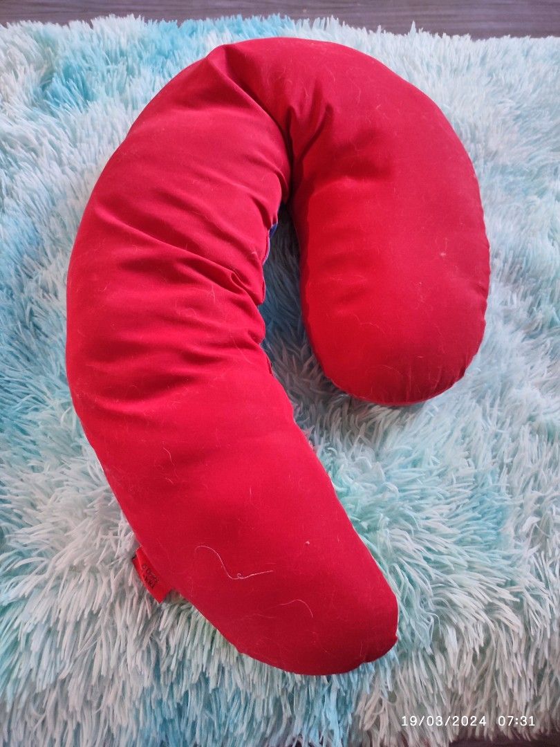 Disney Minnie Neck Pillow (Category: Bedding & Towels) located in Mangaldan. Submitted by pdps.88 (Listing ID 1310999274, Image 2). Description: Authentic Dakki Pillow disney Mickey Perfect for kids and adult CO via orange app open cod search personalitee. 88 (mgkakadikit).