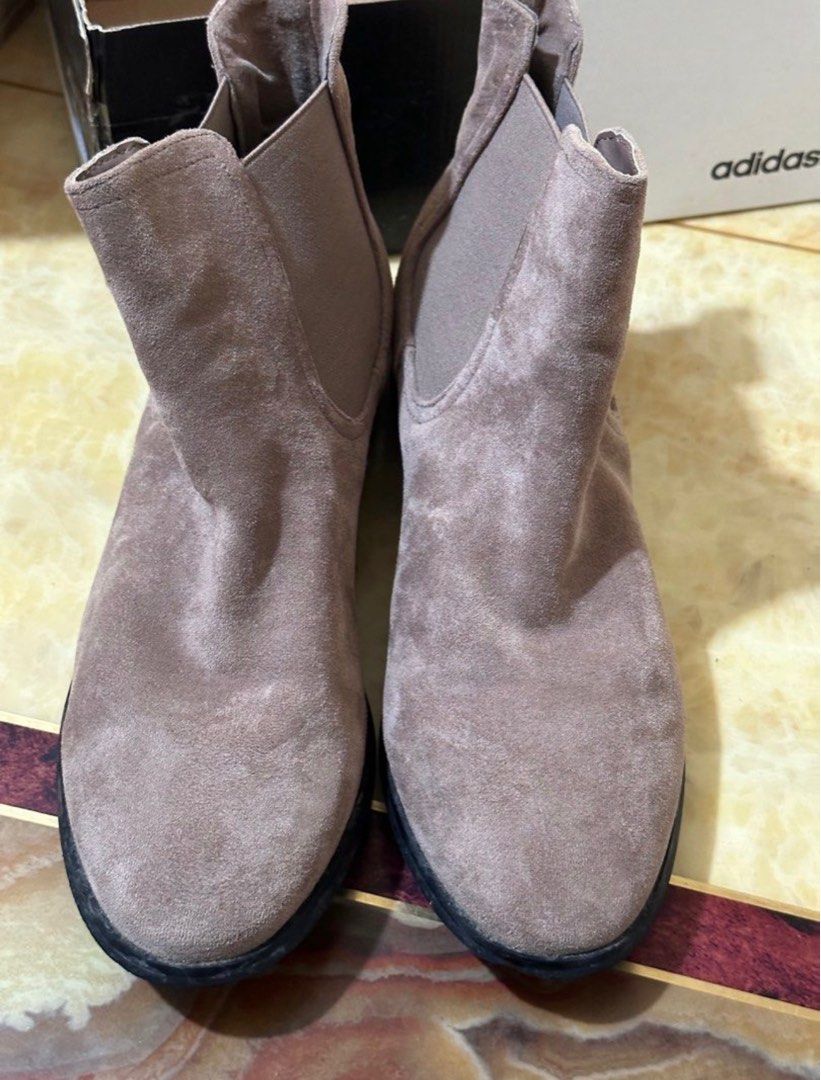Forever21 boots (Category: Boots) located in Porac. Submitted by prelovedanddeclutter (Listing ID 1311158168, Image 3). Description: Bought this for 1200, used once in Homgkong. Size 10 .