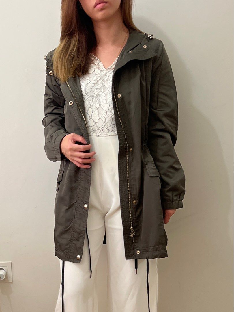 forever 21 Army raincoat Jacket Fesyen Wanita Pakaian Wanita Baju Luaran di Carousell