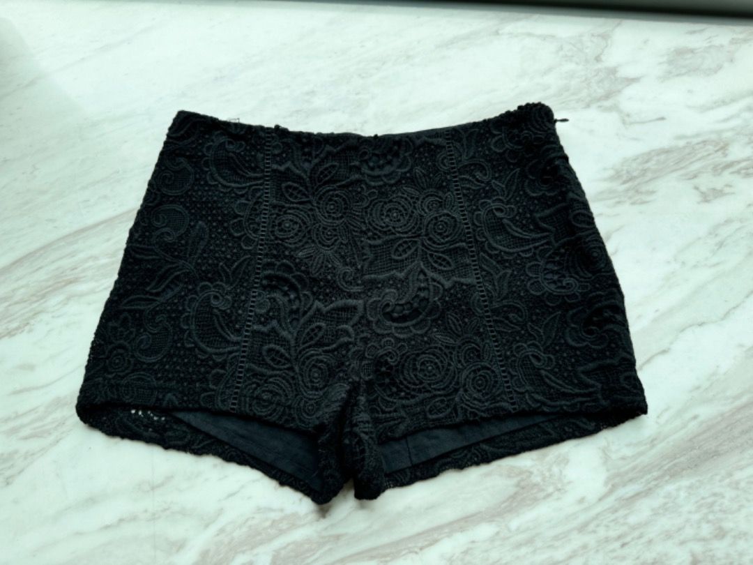 Black lace shorts forever 21 hot sale