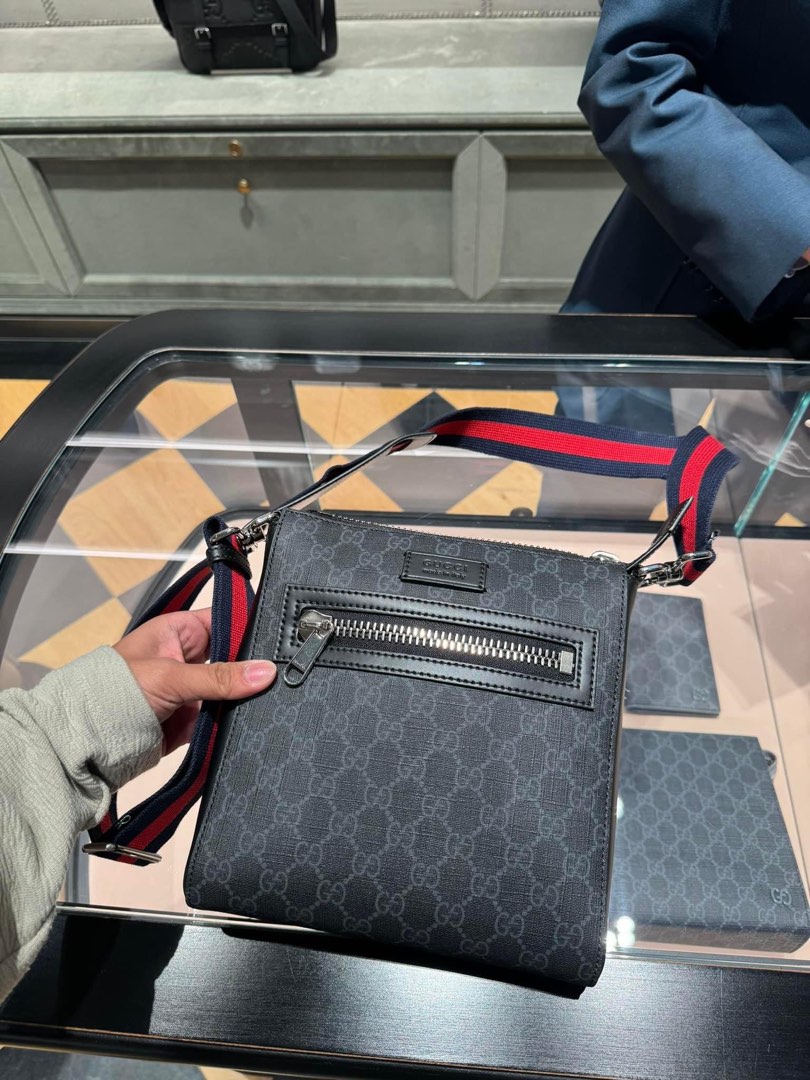 Gucci GG Supreme Messenger Bag Small