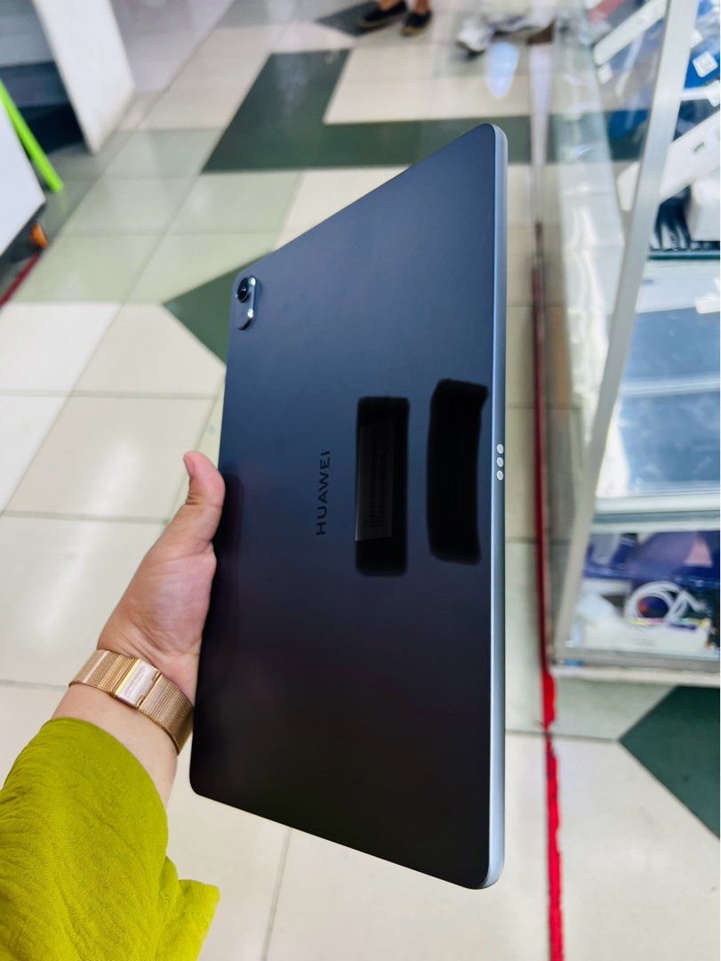 Huawei Matepad 11.5 128gb Wifi w/ keyboard (Category: Android) located in San Juan City. Submitted by javedsgadgetshop (Listing ID 1311142321, Image 2). Description: OPEN FOR INSTALLMENT VIA CREDIT CARD/GGIVES/SPAY/BILLEASE & SWAP/TRADE-IN! WE BUY AND SELL ( ANYKINDS OF UNIT BINIBILI PO NAMIN)! PTPA : Padelete po f bawal Read ❗️Onhand ‼️ Huawei Matepad 11.5 •128gb •NTC Variant •Good batt health •Wifi Only •95% Smoothness •No hidden issue | No Rep