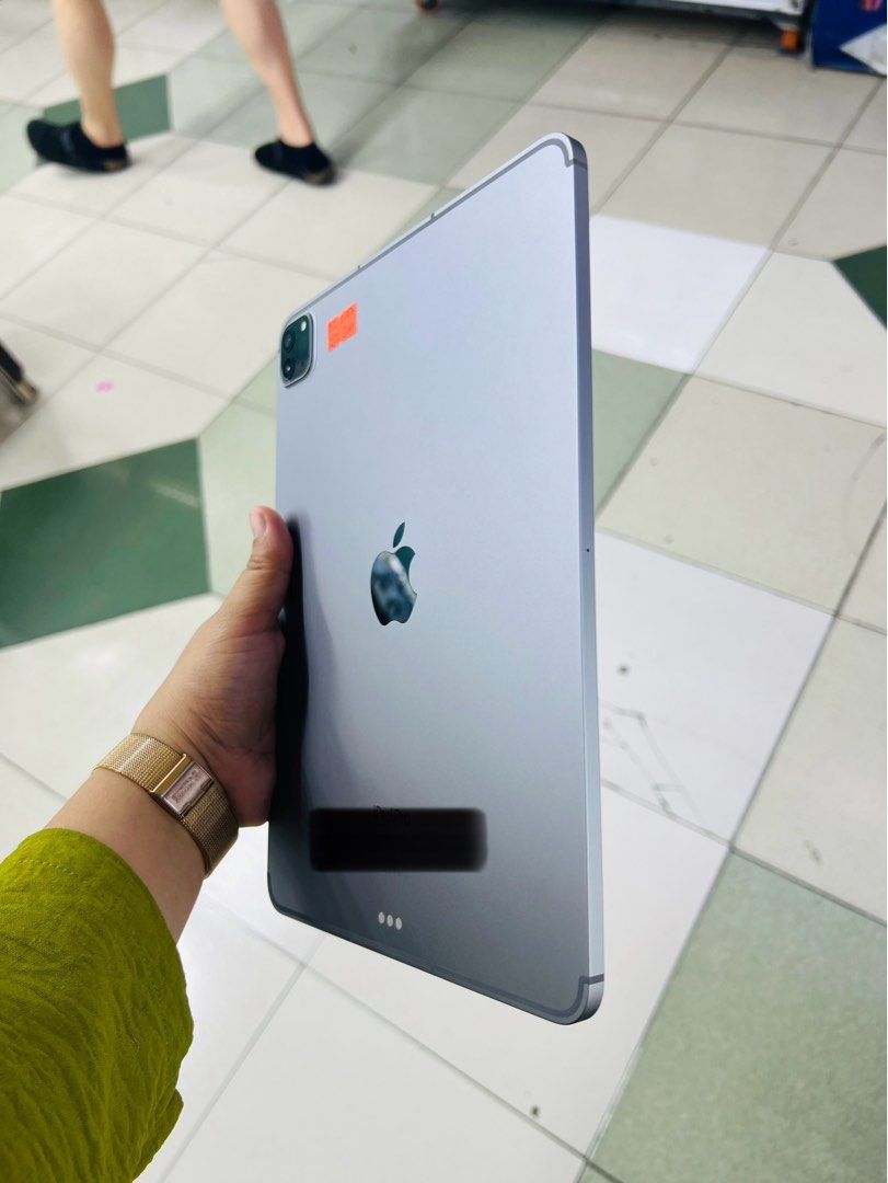 Ipad Pro 2022 5G 256gb M2 11inch (Category: iPad) located in San Juan City. Submitted by javedsgadgetshop (Listing ID 1311145576, Image 2). Description: OPEN FOR INSTALLMENT VIA CREDIT CARD/GGIVES/SPAY/BILLEASE & SWAP/TRADE-IN! WE BUY AND SELL ( ANYKINDS OF UNIT BINIBILI PO NAMIN)! PTPA : Padelete po f bawal Read ❗️Onhand ‼️ Ipad Pro M2 11' •256gb •NTC Variant •Good batt health •Factory Unlock •95% Smoothness •No hidden issue | No Repaired •100% 