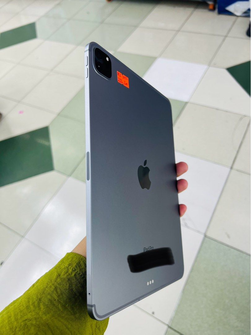 Ipad Pro 2022 5G 256gb M2 11inch (Category: iPad) located in San Juan City. Submitted by javedsgadgetshop (Listing ID 1311145576, Image 3). Description: OPEN FOR INSTALLMENT VIA CREDIT CARD/GGIVES/SPAY/BILLEASE & SWAP/TRADE-IN! WE BUY AND SELL ( ANYKINDS OF UNIT BINIBILI PO NAMIN)! PTPA : Padelete po f bawal Read ❗️Onhand ‼️ Ipad Pro M2 11' •256gb •NTC Variant •Good batt health •Factory Unlock •95% Smoothness •No hidden issue | No Repaired •100% 