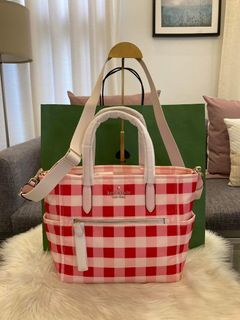 (Category: ) located in . Submitted by maiyasluxurybagshoppe (Listing ID 1311050116, Image 1). Description: .
