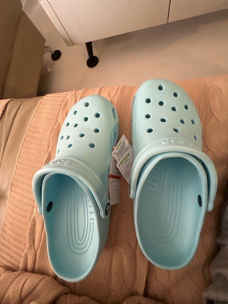 Light blue crocs online