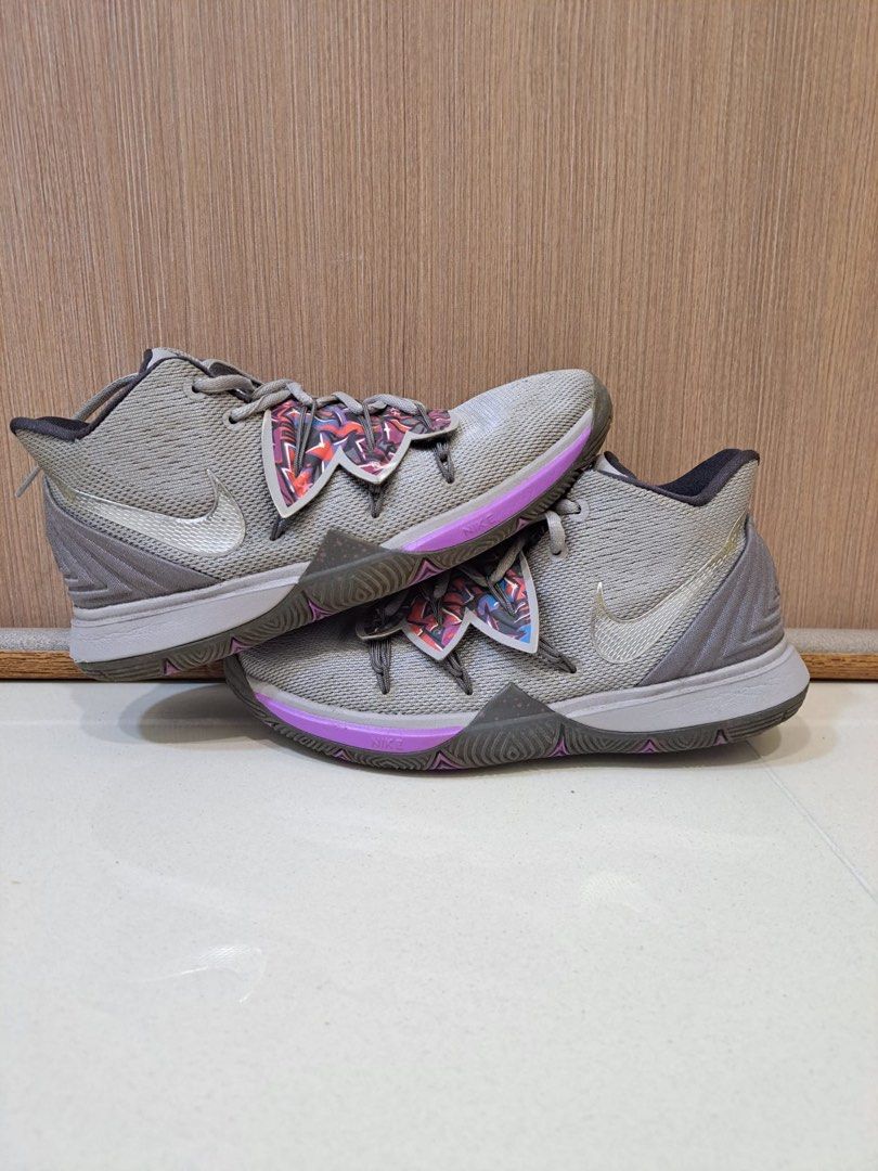 Kyrie 5 graffiti top