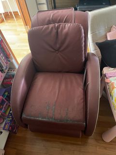 (Category: ) located in . Submitted by helpmedeclutterpls8888 (Listing ID 1311122469, Image 1). Description: .