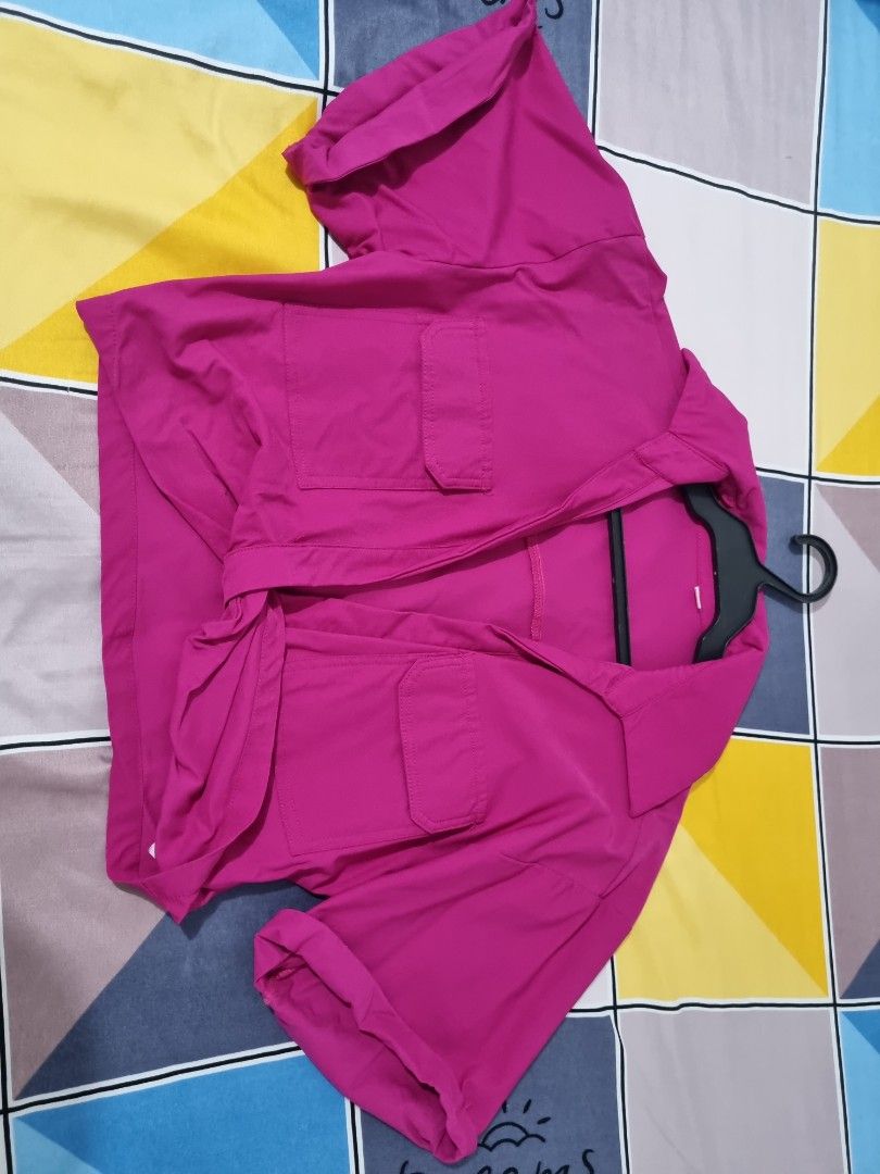Pink Semi Crop Shirt (Category: Blouses) located in Paranaque City. Submitted by declutter_alex (Listing ID 1311122390, Image 3). Description: Sobrang ganda pa. 1x lang nagamit..