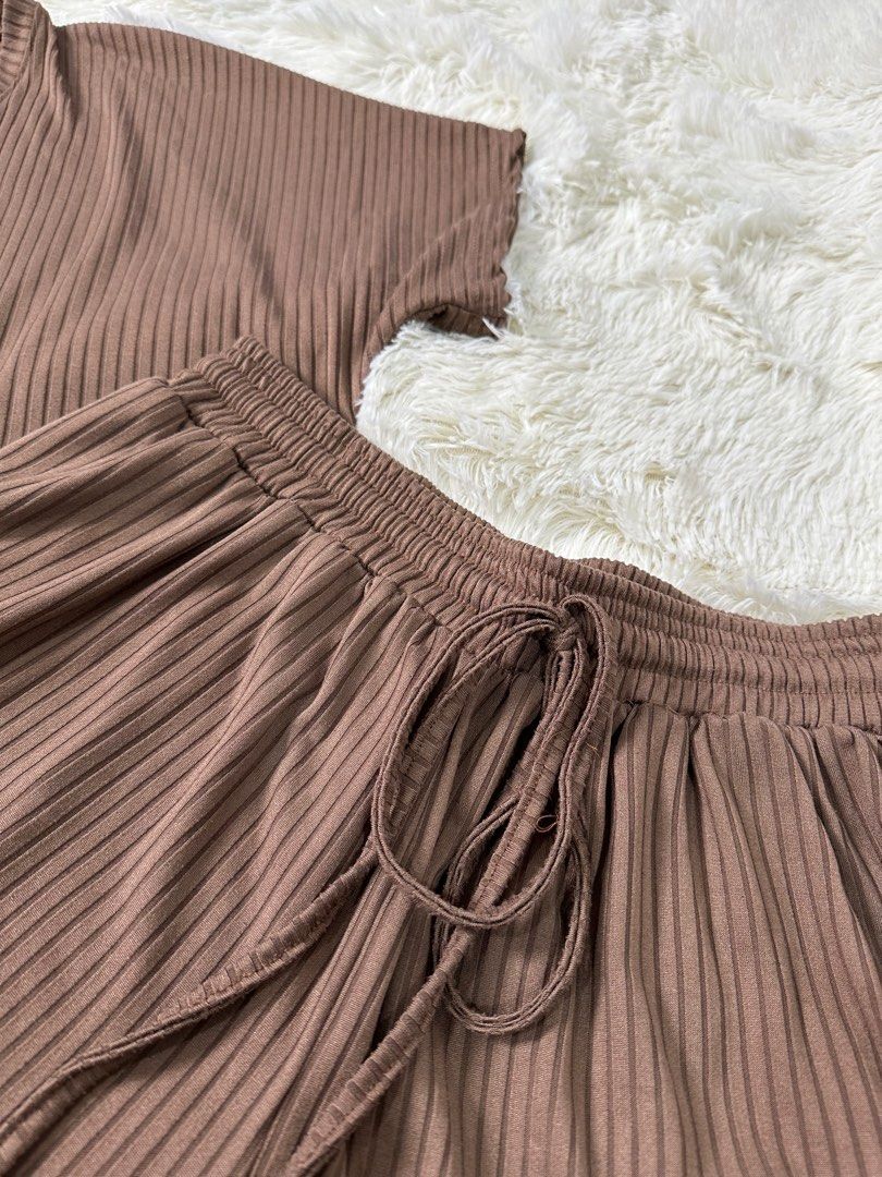 Plus Size Terno - Vneck - Choco (Category: Sets or Coordinates) located in Mandaluyong City. Submitted by jelay_preloved (Listing ID 1311087085, Image 2). Description: ✿ Reason for selling: Received wrong color ✿ 100% new ✿ Fits medium to 2XL ✿ Shipping not included ✿ J&T | lalamove.