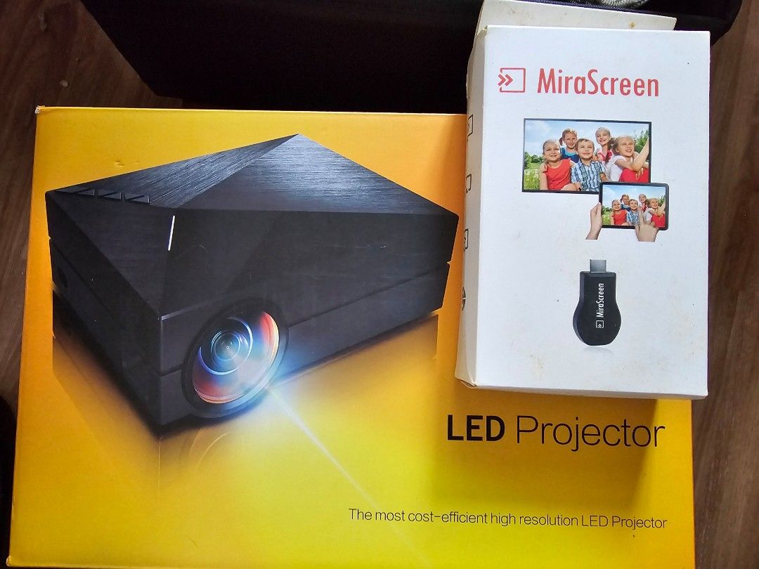 Projector (Category: Projectors) located in Singapore. Submitted by fionalwt1987 (Listing ID 1311034281, Image 1). Description: only took out to test once.. everything still in the box..