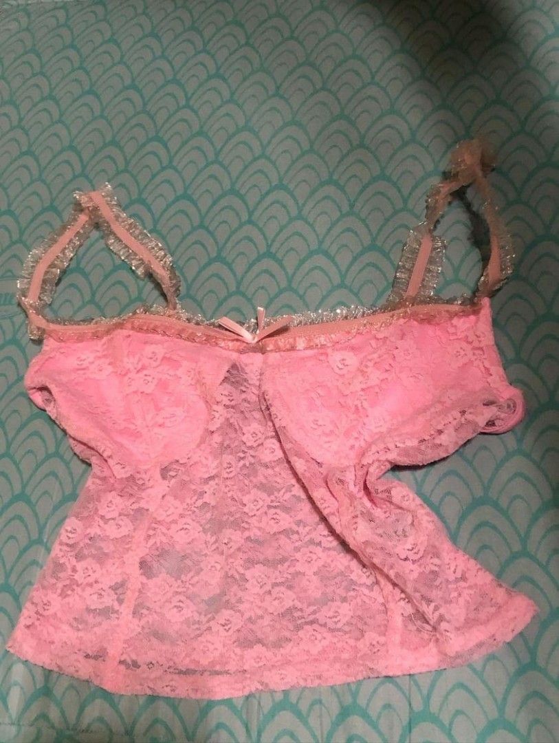 Rare find coquette pink top (Category: Sleeveless) located in Bacoor. Submitted by itsurfaaaveeemarg (Listing ID 1311095832, Image 2). Description: xs to small best fit is xs message me for more info!.