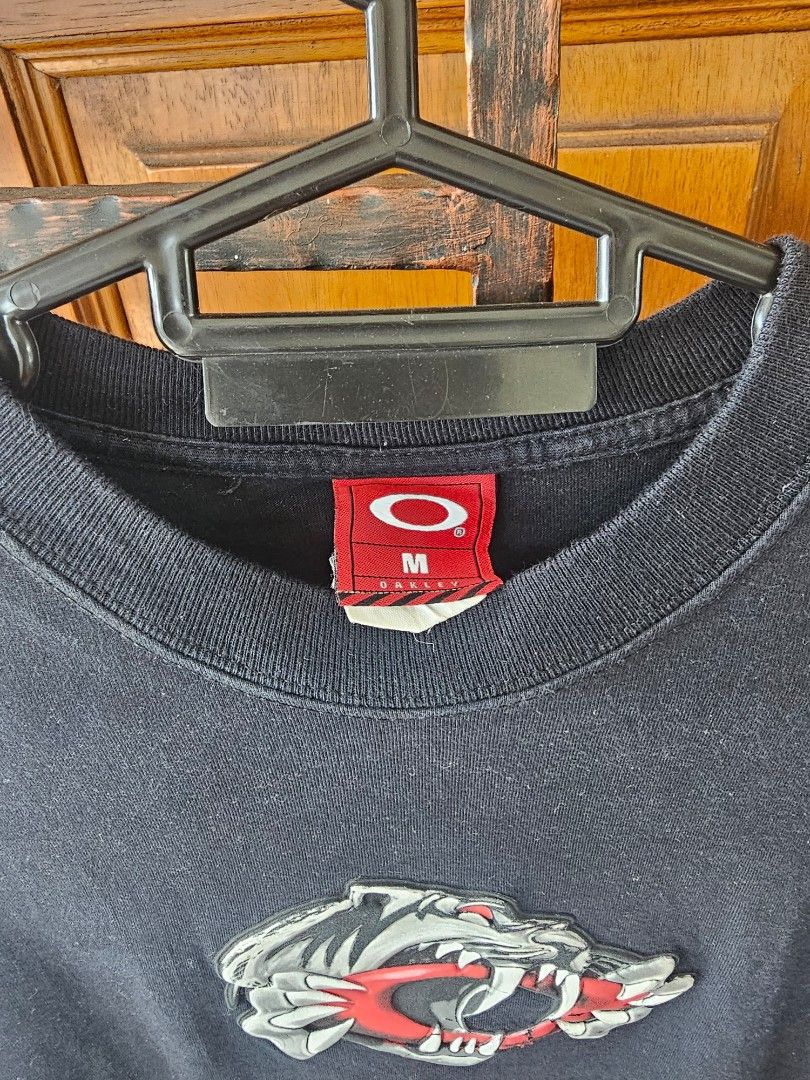 Rare Oakley Design Tshirt, Men's Fashion, Tops & Sets