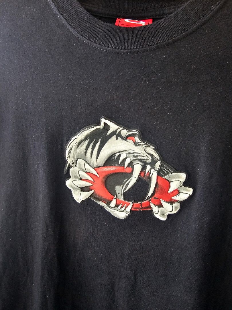 Rare Oakley Design Tshirt, Men's Fashion, Tops & Sets