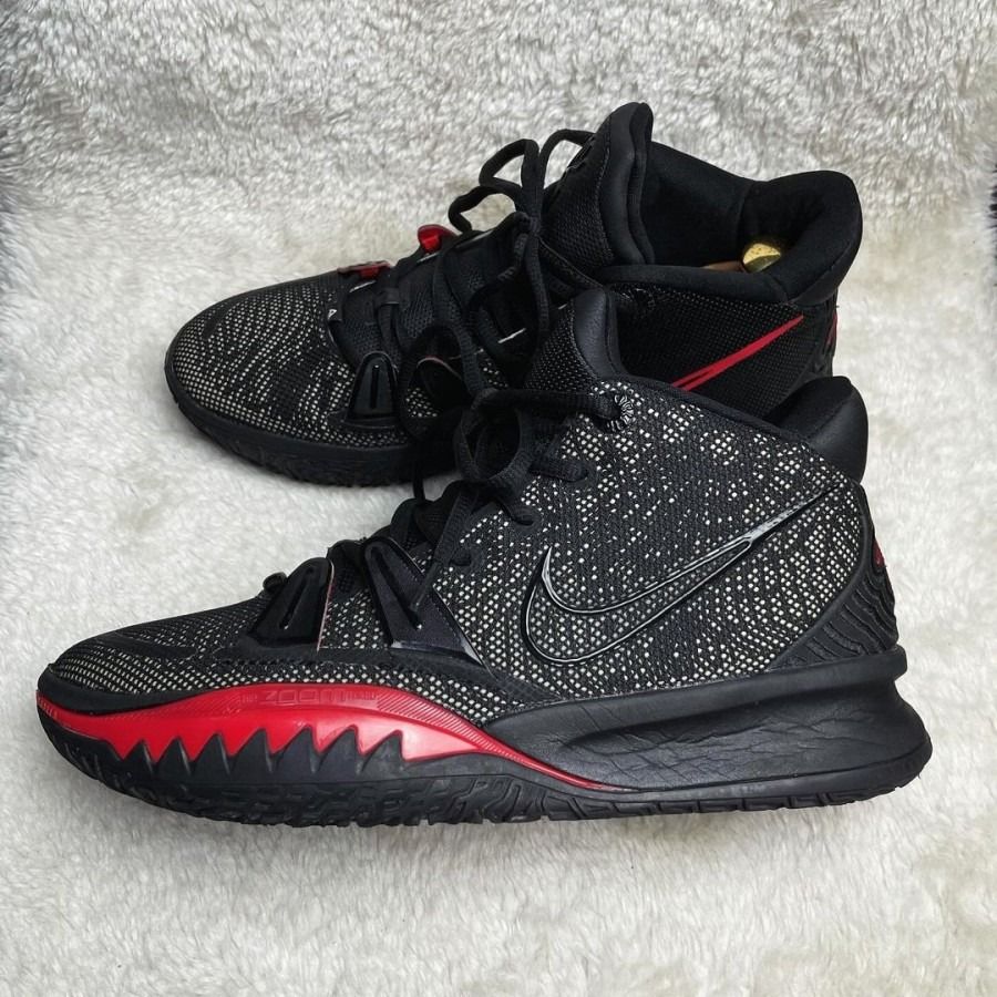 Sepatu Basket NIKE KYRIE 7 EP