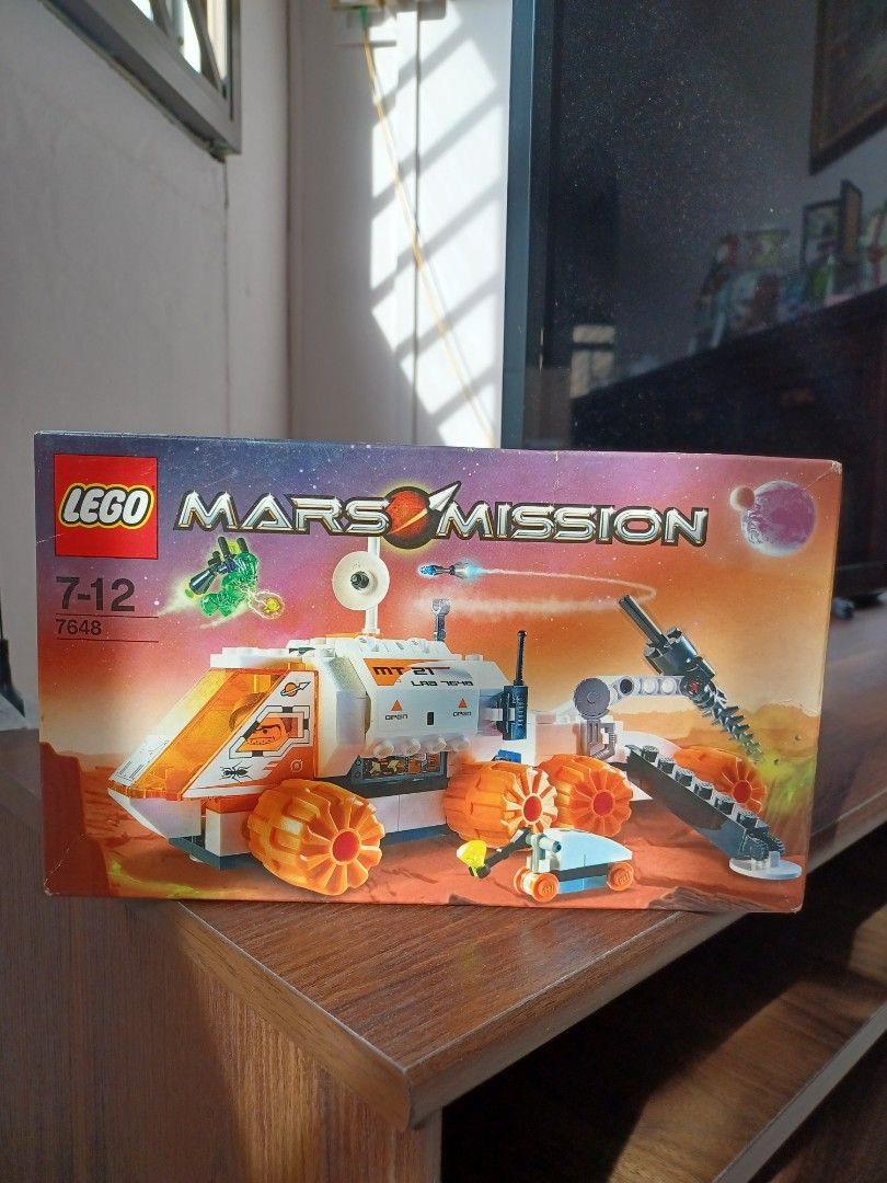 Lego 7648 store