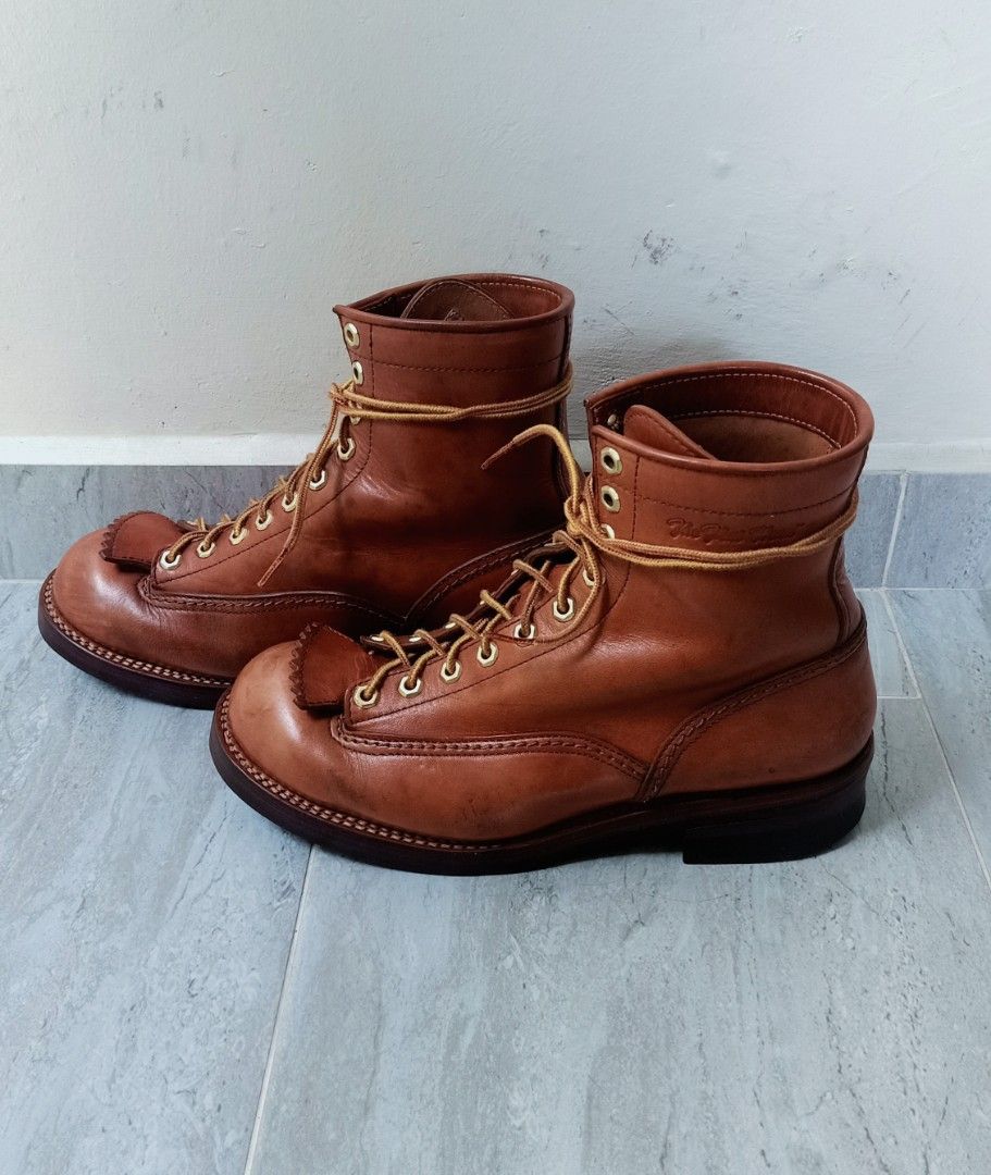 The flat head boots