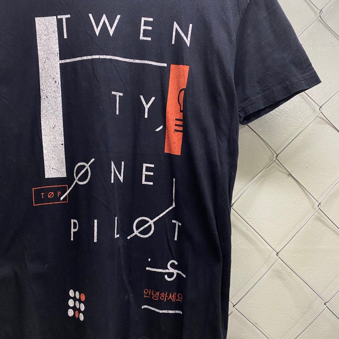 TWENTY ONE PILOTS TEE (Category: Tshirts & Polo Shirts ) located in Cagayan de Oro. Submitted by sumamestreethub (Listing ID 1311063898, Image 2). Description: W16 L27.
