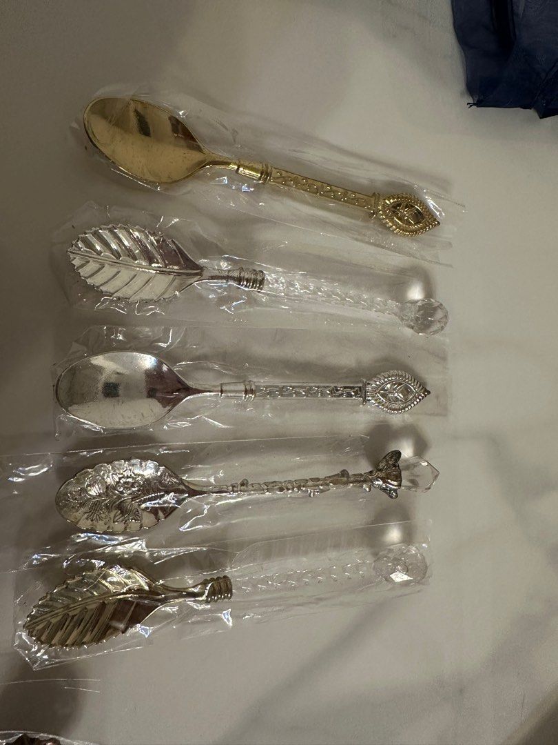 匙羹 每一組$20 有五隻全新古典，歐洲風購置歐洲, 傢俬＆家居, 廚具和餐具, 炊具及配件 - Carousell