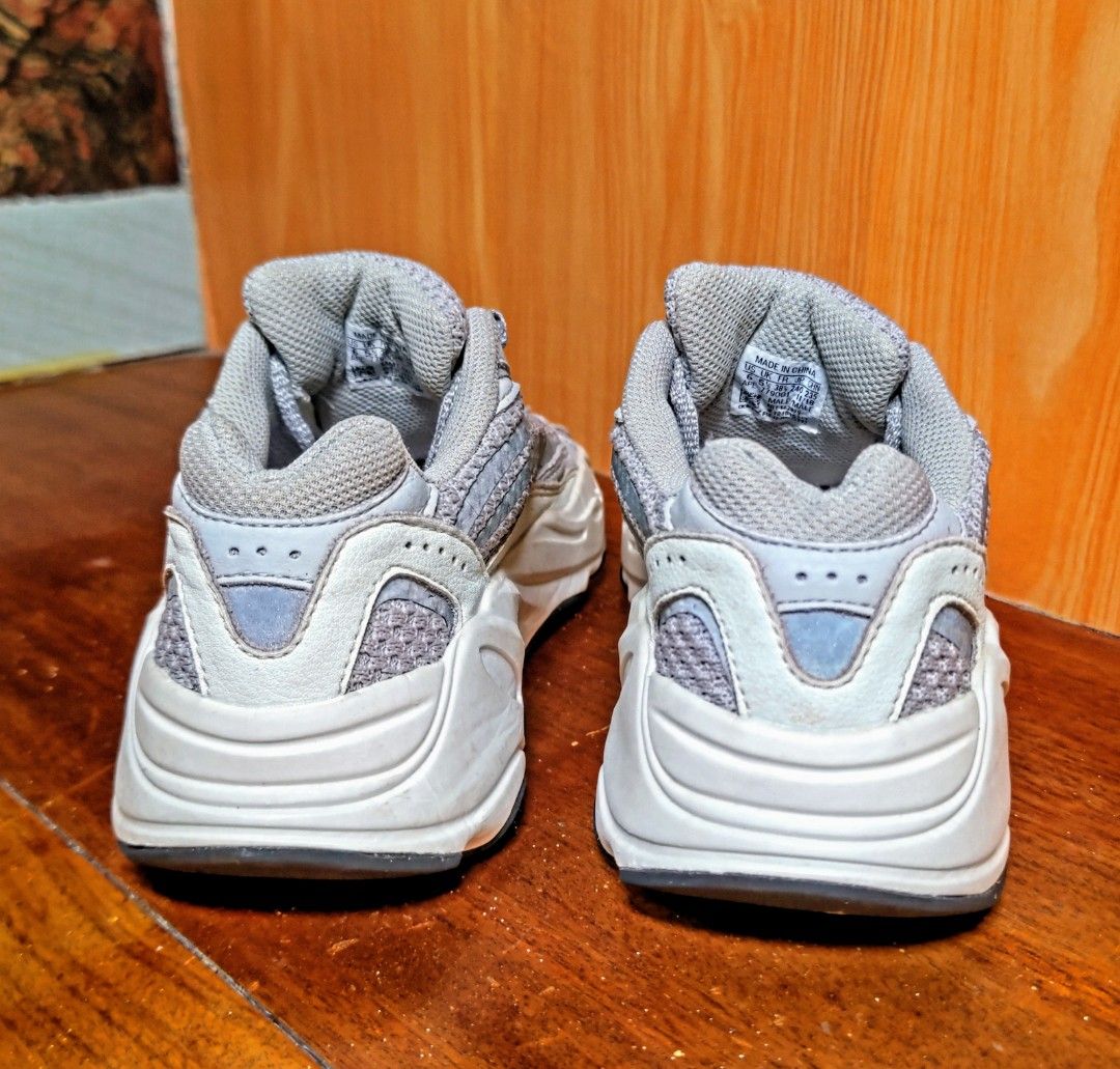 Adidas Yeezy Boost 700 V2 Static White size 39 Women s Fashion Footwear Sneakers on Carousell