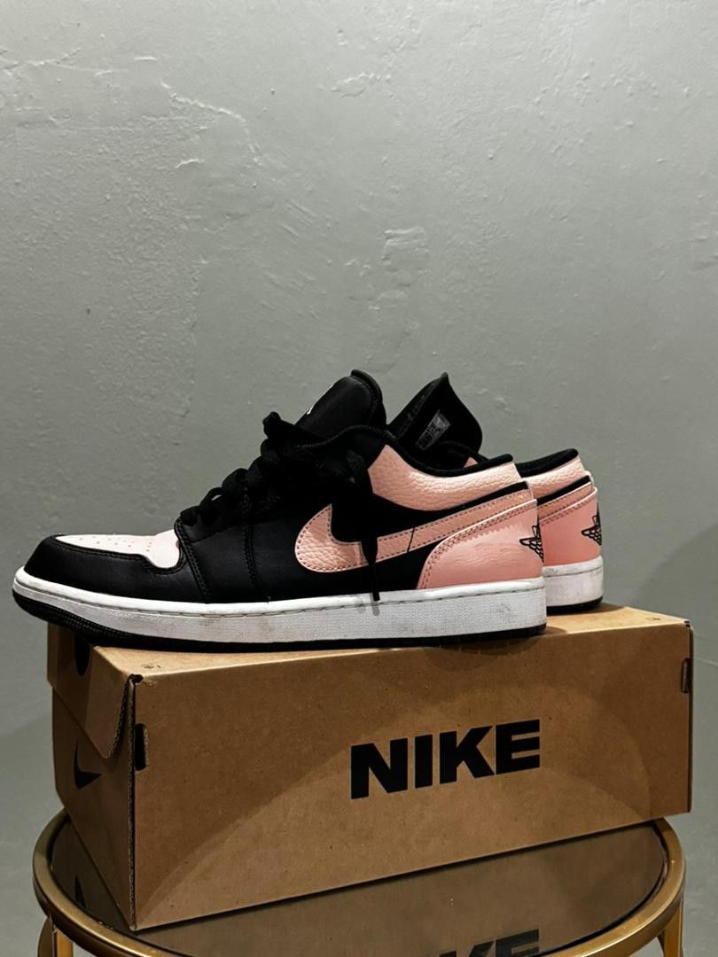 jordan 1 crimson tint on feet