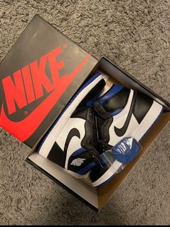 (Category: ) located in . Submitted by sneakerheadinsg (Listing ID 1311279499, Image 1). Description: .