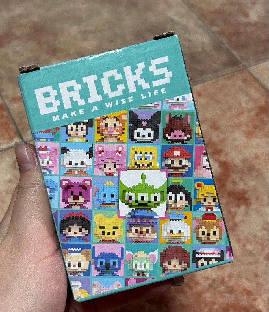 Alien bricks (Category: Lego & Building Sets) located in Singapore. Submitted by 3inniee (Listing ID 1311324537, Image 2). Description: Brand new alien figuring (the figuring is not done) .