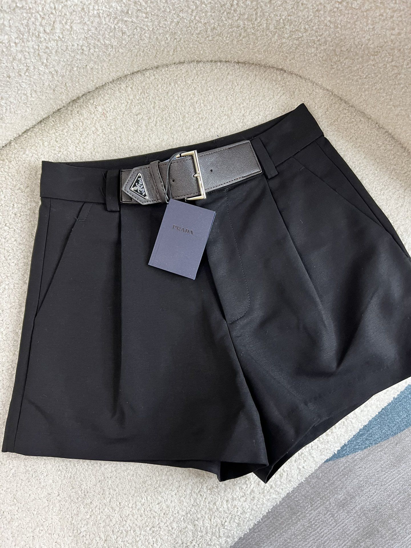 Authentic prada belt waist trim shorts, Women's Fashion, Bottoms