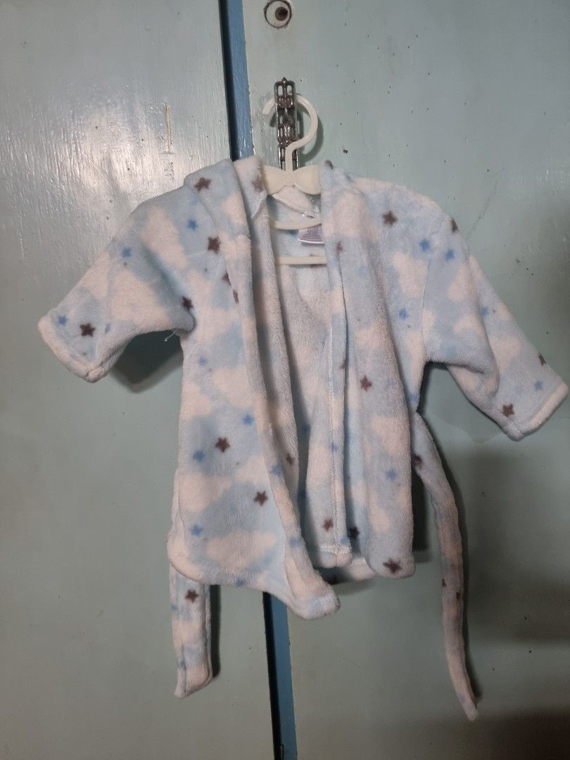 Baby Bath Robe (Category: Other Baby Bathing & Changing Needs) located in San Pablo. Submitted by dtanne (Listing ID 1311297574, Image 1). Description: .