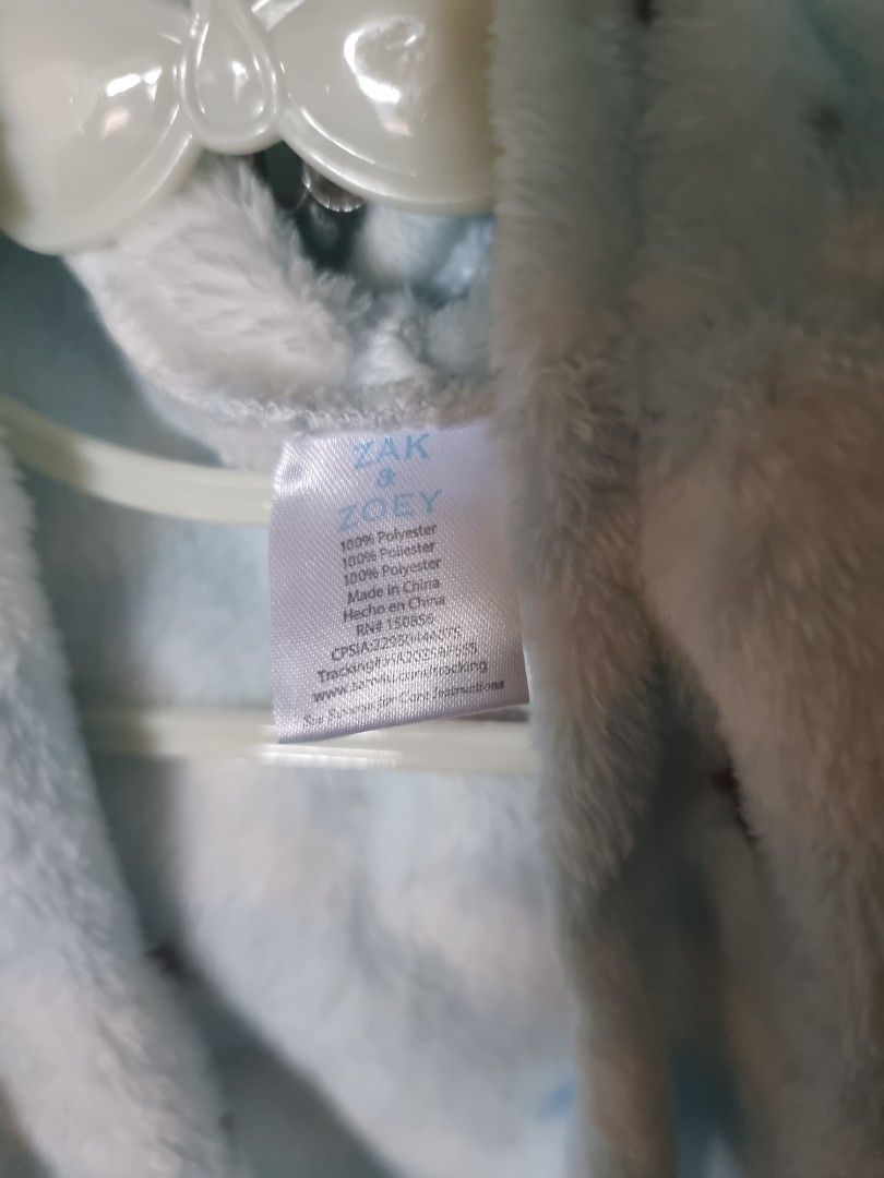 Baby Bath Robe (Category: Other Baby Bathing & Changing Needs) located in San Pablo. Submitted by dtanne (Listing ID 1311297574, Image 2). Description: .