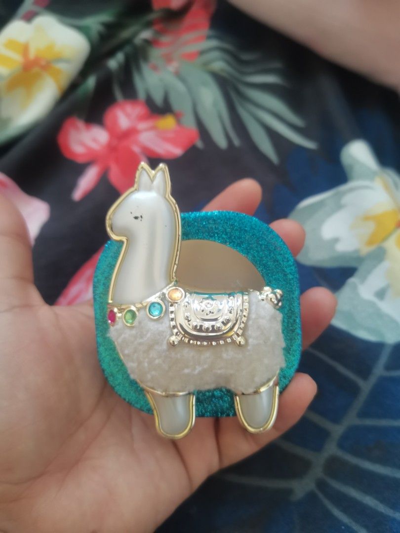 Bath & Body Works Scentportable Visor-Llama (Category: Home Fragrance) located in Bacolod City. Submitted by azedc (Listing ID 1311185013, Image 2). Description: Bbw car holder freshener Llama design.