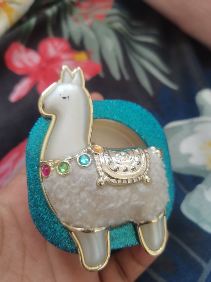 Bath & Body Works Scentportable Visor-Llama (Category: Home Fragrance) located in Bacolod City. Submitted by azedc (Listing ID 1311185013, Image 1). Description: Bbw car holder freshener Llama design.